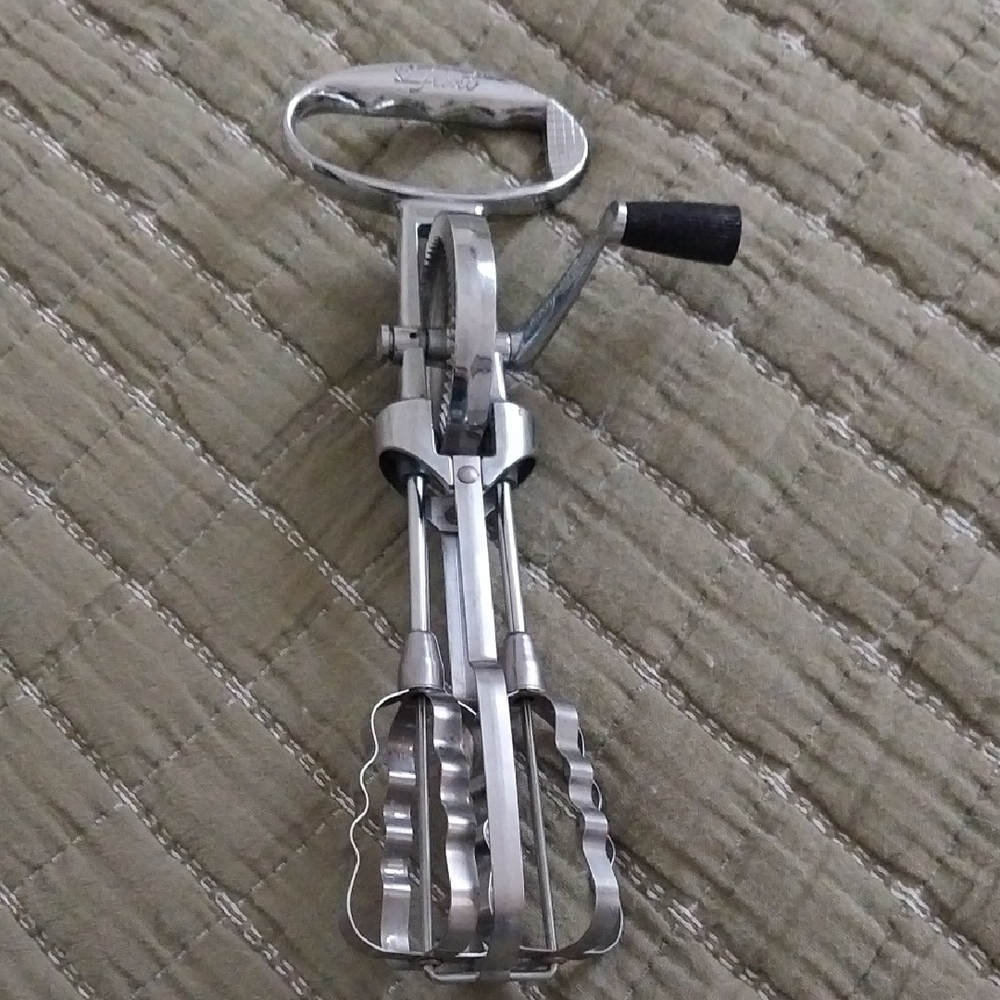 Echo Silver and Black Hand Mixer